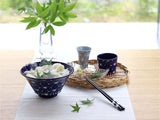 ホワイトライン麻 ミニカップ 瑠璃（翔芳窯）のそば猪口として使用した様子・食卓